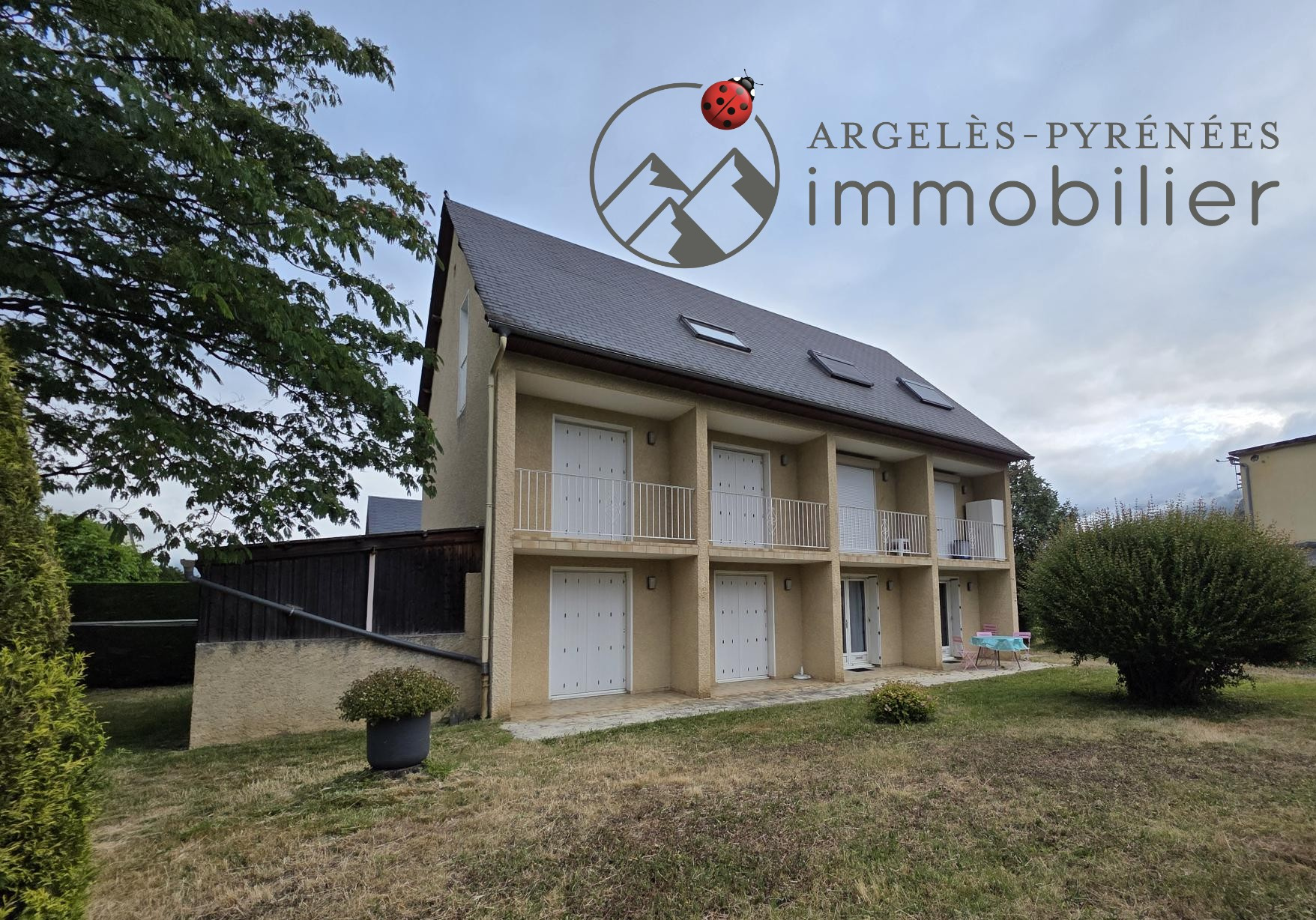 Proche Argeles-Gazost Duplex T3 de 62 m2 loi Carrez avec bal